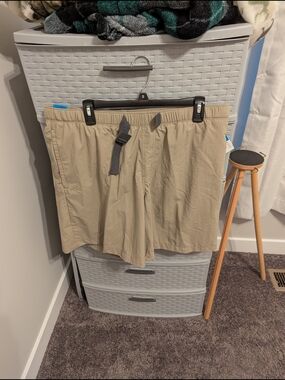 Columbia Men's Tan Hybrid Shorts with Drawstring